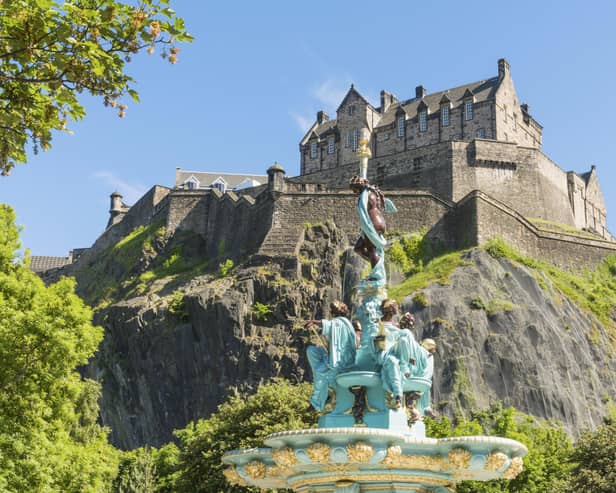 Edinburgh Castle and the Ross Fountain in Princes Street Gardens Picture by: Visit Scotland Kenny Lam