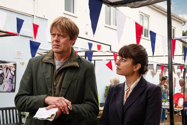 Kris Marshall and Zahra Ahmadi as Humphrey Goodman and DS Esther Williams in Beyond Paradise