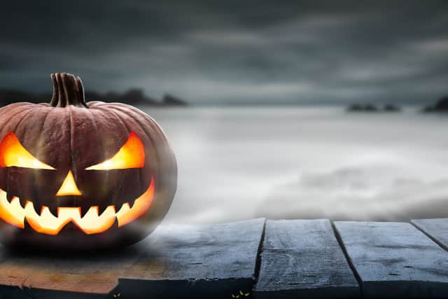 Have a green Halloween (photo: Adobe)