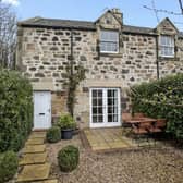 This Beautifully presented End Terraced Villa forms part of this handsome stone-built steading conversion in a quiet position in this popular and mature residential district to the east of the city centre.