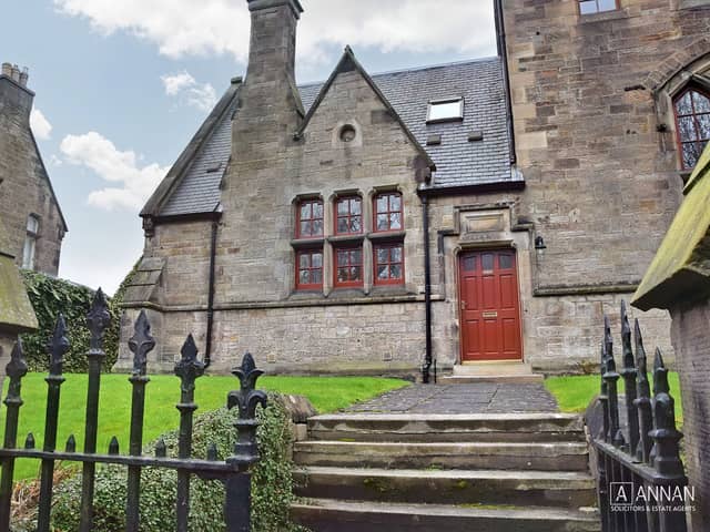 1D Duddingston Park is a rarely available, bright and spacious B listed family home which forms part of a former school.
