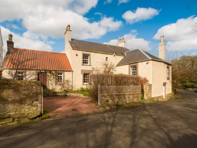 This charming, unique period property dates back to 1760 and forms part of an ancient hamlet on the former Stenhouse Estate, as a cottar’s house.