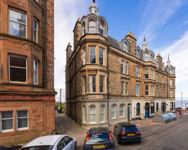 This impressive, beautifully presented second floor flat forms part of a handsome B-Listed traditional tenement in the fashionable Portobello district of the city, a stone's throw from the promenade with excellent views of Portobello beach.