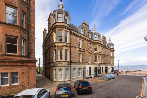 This impressive, beautifully presented second floor flat forms part of a handsome B-Listed traditional tenement in the fashionable Portobello district of the city, a stone's throw from the promenade with excellent views of Portobello beach.