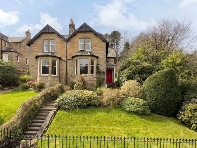 This handsome, truly impressive late Victorian five-bedroom semi-detached family home is set within established mature gardens, with a delightful self-contained cabin in the garden grounds. The property is located in the beautiful, peaceful Colinton Dell close to all the amenities of Colinton Village. There is a wonderful, leafy outlook from the property over woodlands and the Water of Leith.