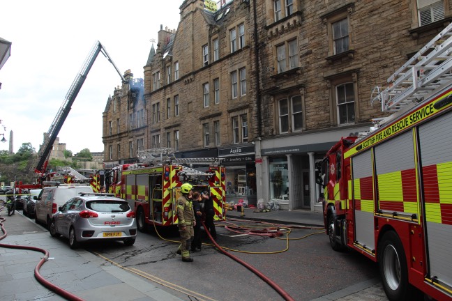 Fire crews rush to Edinburgh city centre blaze at tenement flat on