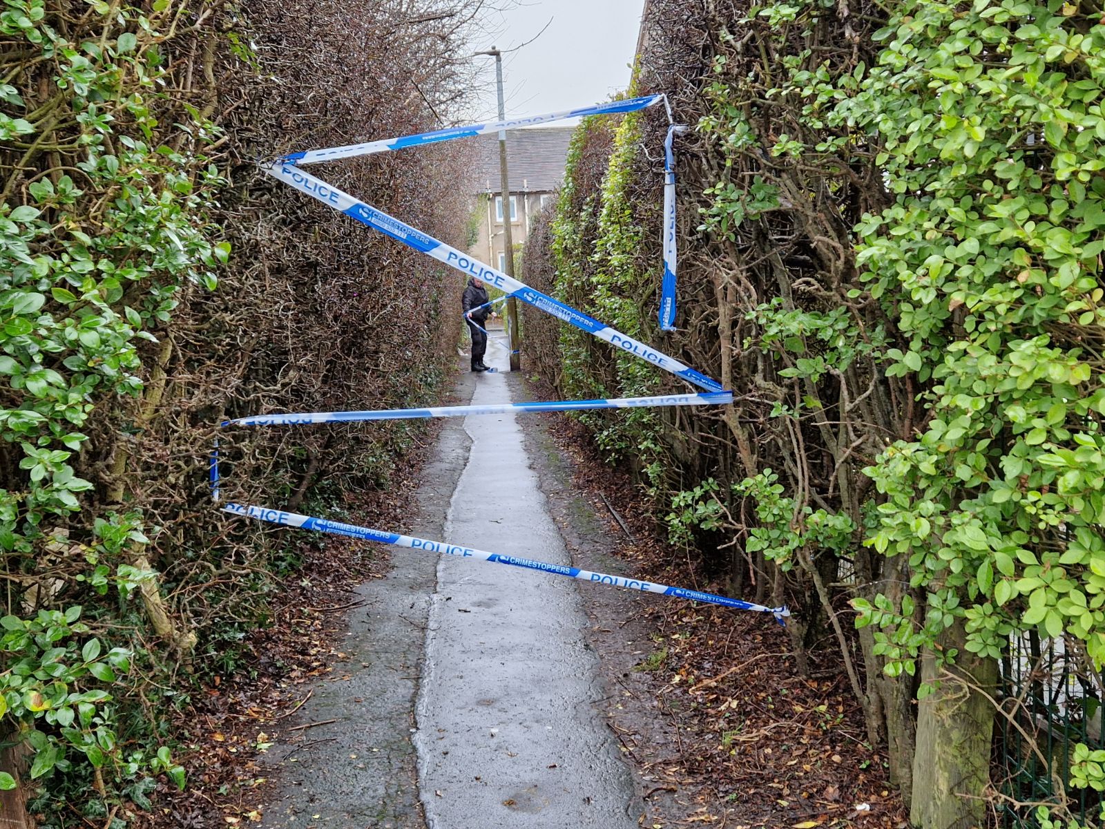 Edinburgh street locked down as armed police swoop in ongoing incident