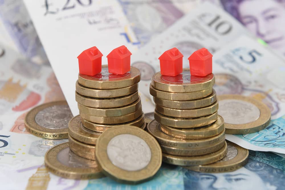 Balancing mortgage deals in an uncertain economic climate can be confusing - but experts have some advice