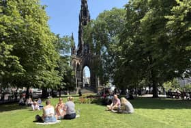 People enjoy the hot weather in Edinburgh