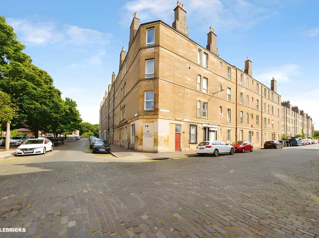 The Thorntree Street property offers ground-floor living in a location within walking distance of Leith Walk