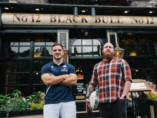Pictured on right is Alan Lavety, deputy general manager at The Black Bull, and Edinburgh Rugby wing Wes Goosen, left, at The Black Bull in Edinburgh's Grassmarket.