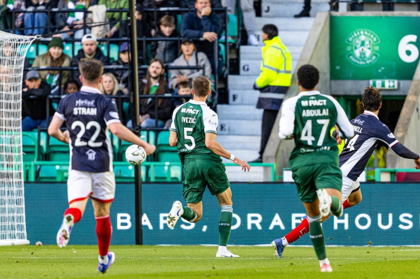 Pundit spots Marink Reedijk's Hibs domination plan but two costly moments show what's needed now