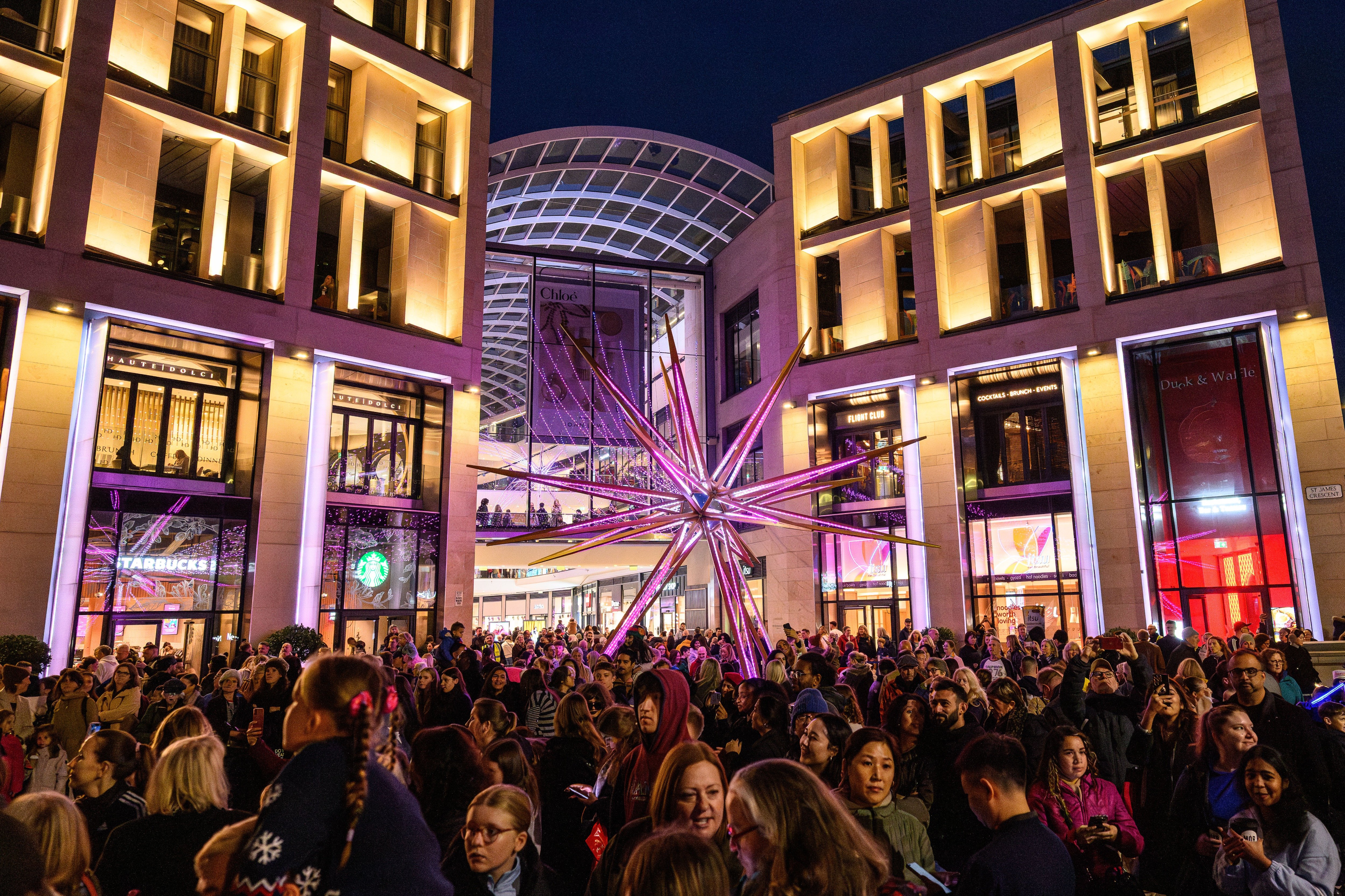 Radio favourites to host Westfield St James Quarter Christmas lights ...