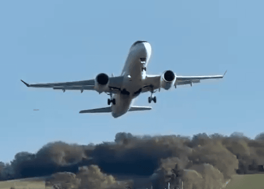 Several flights at Edinburgh Airport have been unable to land due to high winds