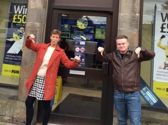 Jill and Cameron MacGregor show their disapproval at their bet not being honoured (Photo: @Nikkimc1972)