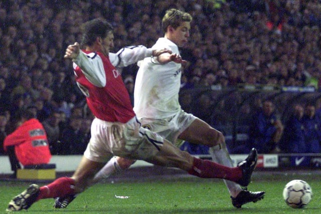 Leeds had the first good chance after six minutes. Alan Smith beat Arsenal's offside trap but Alex Manninger advanced quickly off his line and the young striker chipped the ball over his head but wide of the post.