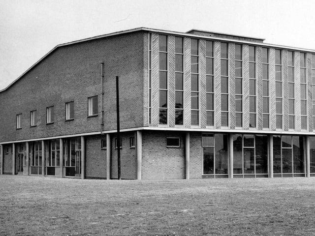In 1973 Leeds undertook a massive reorganisation of the education system by establishing a first, middle and high school pattern of education which came into force the following year. Foxwood became a high school.