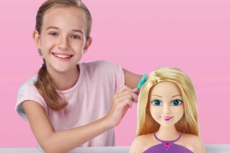 ZURU Sparkle Girlz styling head includes a princess styling head for your to play with soft hair - brushing, colouring and decorating - £8