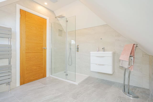 An example of one of the en-suite bathrooms.