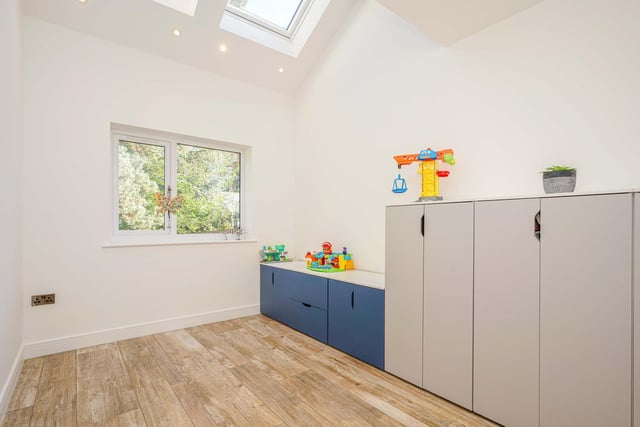 Modern additions to the house include ground floor underfloor heating and NEST thermostatically controlled heating and high quality glazing throughout.