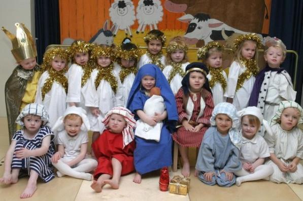 The 2006 Mulberry House nativity came equipped with a whole group of angels.