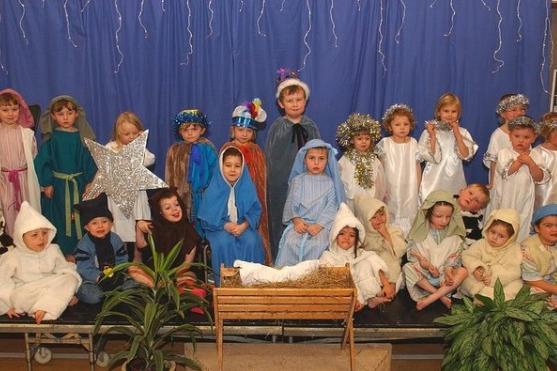 The whole class was in costume for the 2004 Flushdyke school nativity.