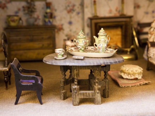 The 19th century dolls house had electric lighting and working plumbing