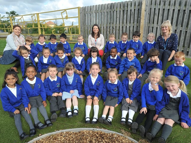 Start14  Hampton Vale primary school reception class. Willow Class, Miranda Baker, Michelle Hayward and Alison McLelland , the teachers. EMN-140411-210641009