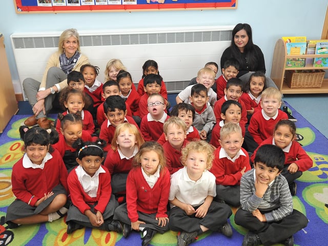 Start14 Longthorpe primary school reception class. Mrs Waller and Miss Ahmed's class EMN-141021-164230009