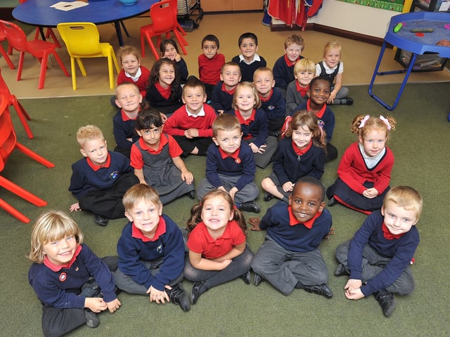 Start14  Reception class at Parnwell Primary School. Miss Allen's class EMN-141020-152351009