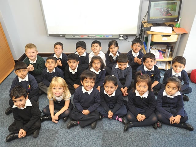 Start14 Gladstone primary school reception class. Mrs Olaniyan and Mrs Kendall's class EMN-141021-164258009
