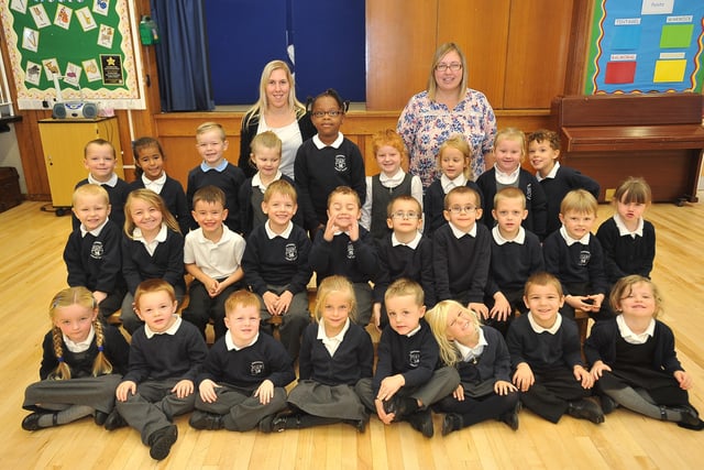 Start14 Reception class at Gunthorpe Primary School , Mrs Gerrard's class EMN-140610-162456009