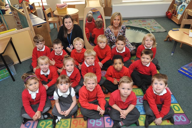 Start14  Reception class at Holme primary school EMN-140710-182655009