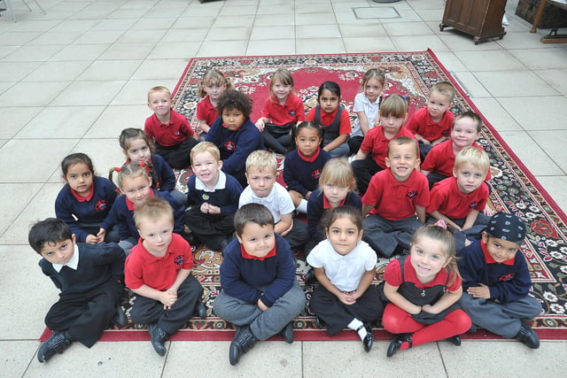 Start14  Discovery primary school reception class. Miss Stephenson's class EMN-141015-125917009