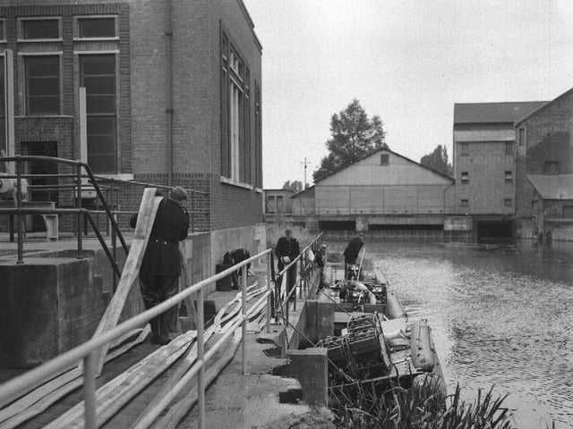Fire brigade exercise by power station in Midsummer Meadow, Northampton, September 10, 1961