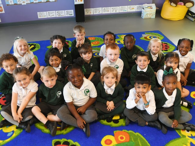 Hampton Lakes primary school reception classes (2) Rec21
Rec21 EMN-210612-133022009
