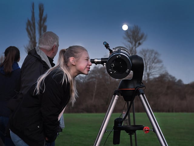 Stargaxing on the South Downs by Anne Purkiss SUS-220702-091114001