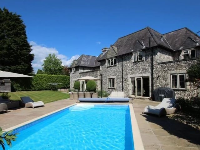 Spacious family home in Friston on the market for £1,800,000 SUS-221002-163903001