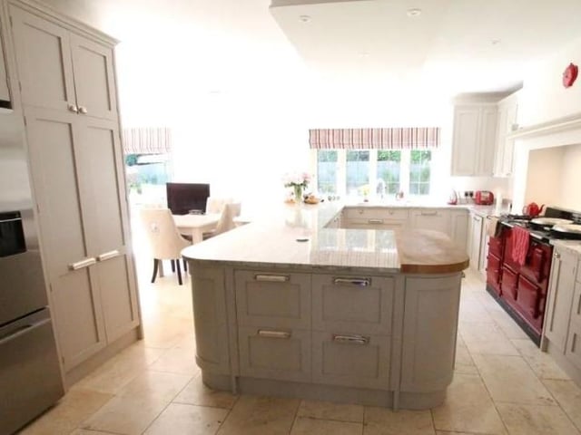 Spacious family home in Friston on the market for £1,800,000 SUS-221002-164023001