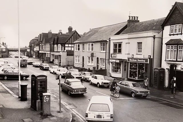 Traffic in East Street, Horsham, January 1981