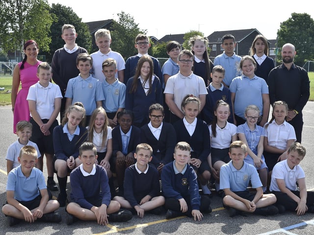 Gunthorpe primary school year 6 leavers  (2) Y619 EMN-190714-092045009