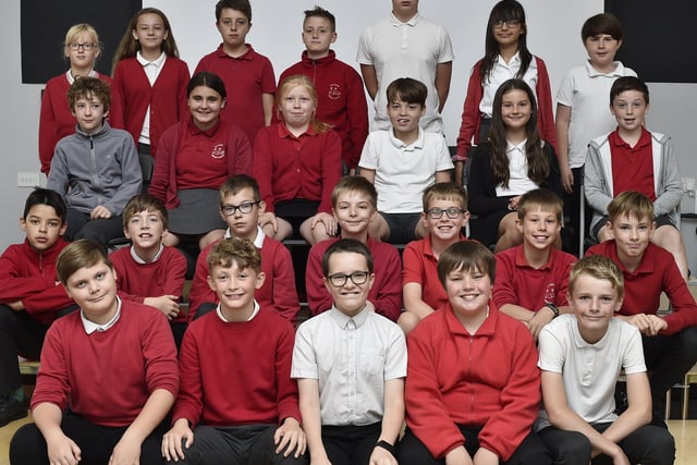 Old Fletton primary year 6 leavers (2) Y619 EMN-190715-124308009