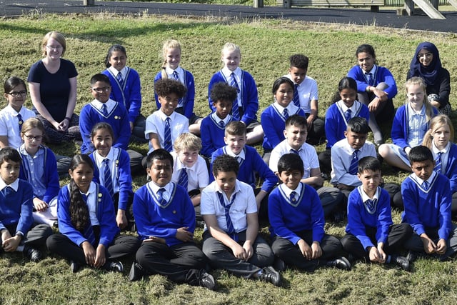 St Thomas More RC primary year 6 leavers (2) Y619 EMN-190716-133434009