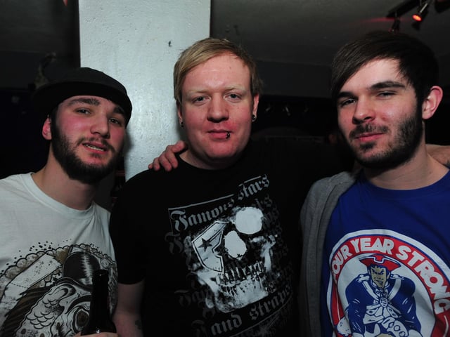 Clubbers at The Met Lounge in 2011