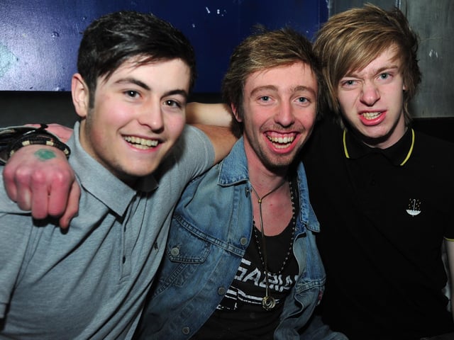 Clubbers at The Met Lounge in 2011
