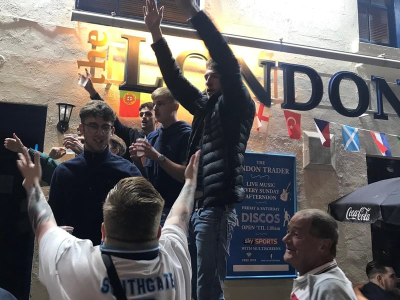 England celebrations 19 SUS-210407-102149001