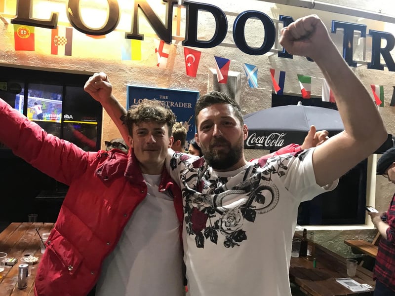 England celebrations 8 SUS-210407-102314001