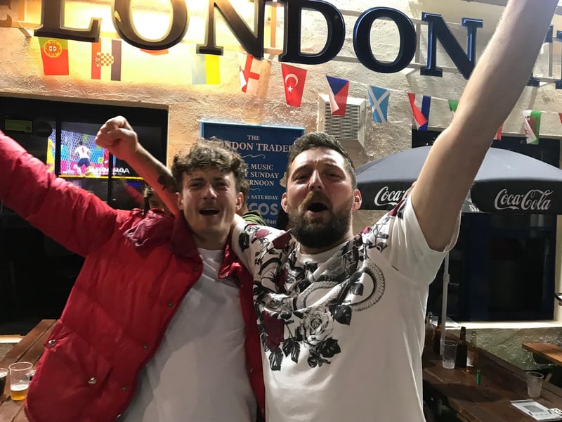 England celebrations 9 SUS-210407-102324001