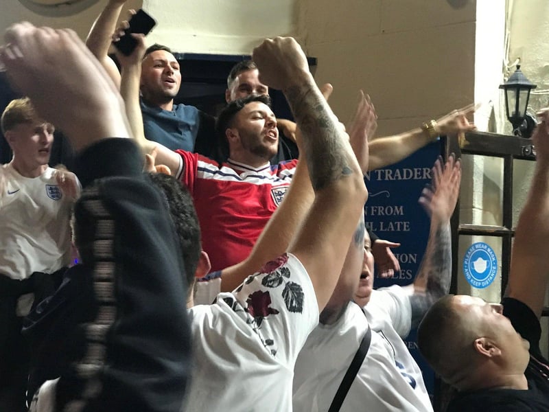 England celebrations 16 SUS-210407-102119001