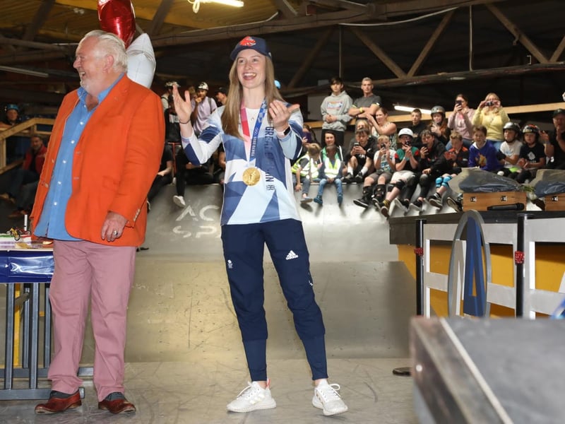 Charlotte applauds the crowd